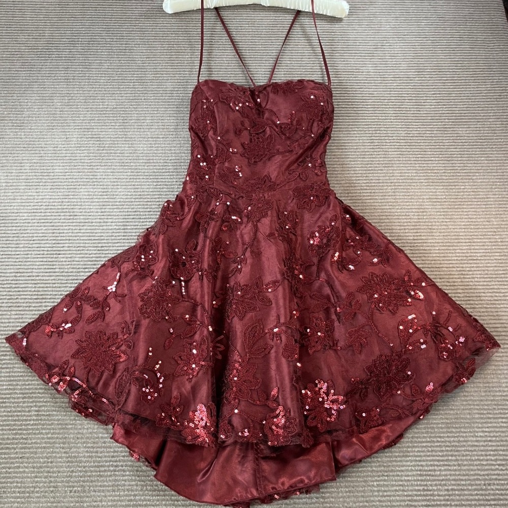 B Darlin Burgundy Sequin Floral Lace Open Back Cocktail Dress 13/14 Homecoming